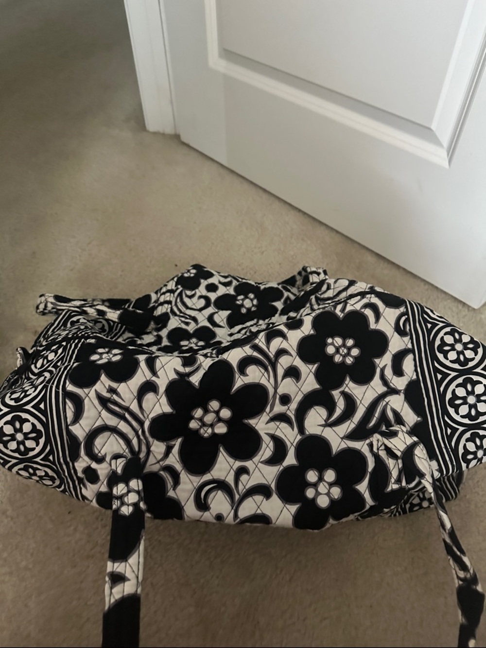 Vera Bradley Black & White Quilted Floral Mini Bag
